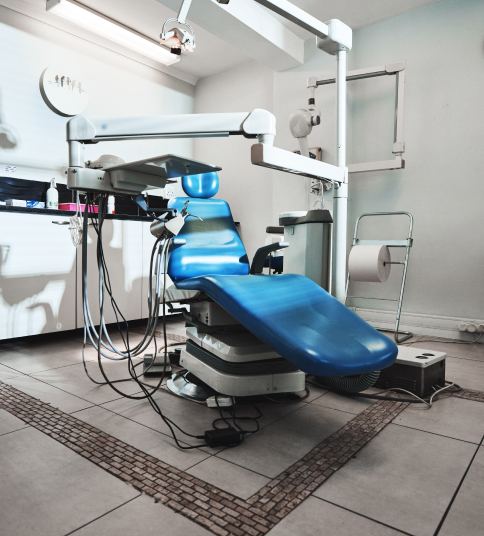 high-end-dental-care-with-high-end-tech-shot-of-2022-09-24-02-28-33-utc-1.jpg